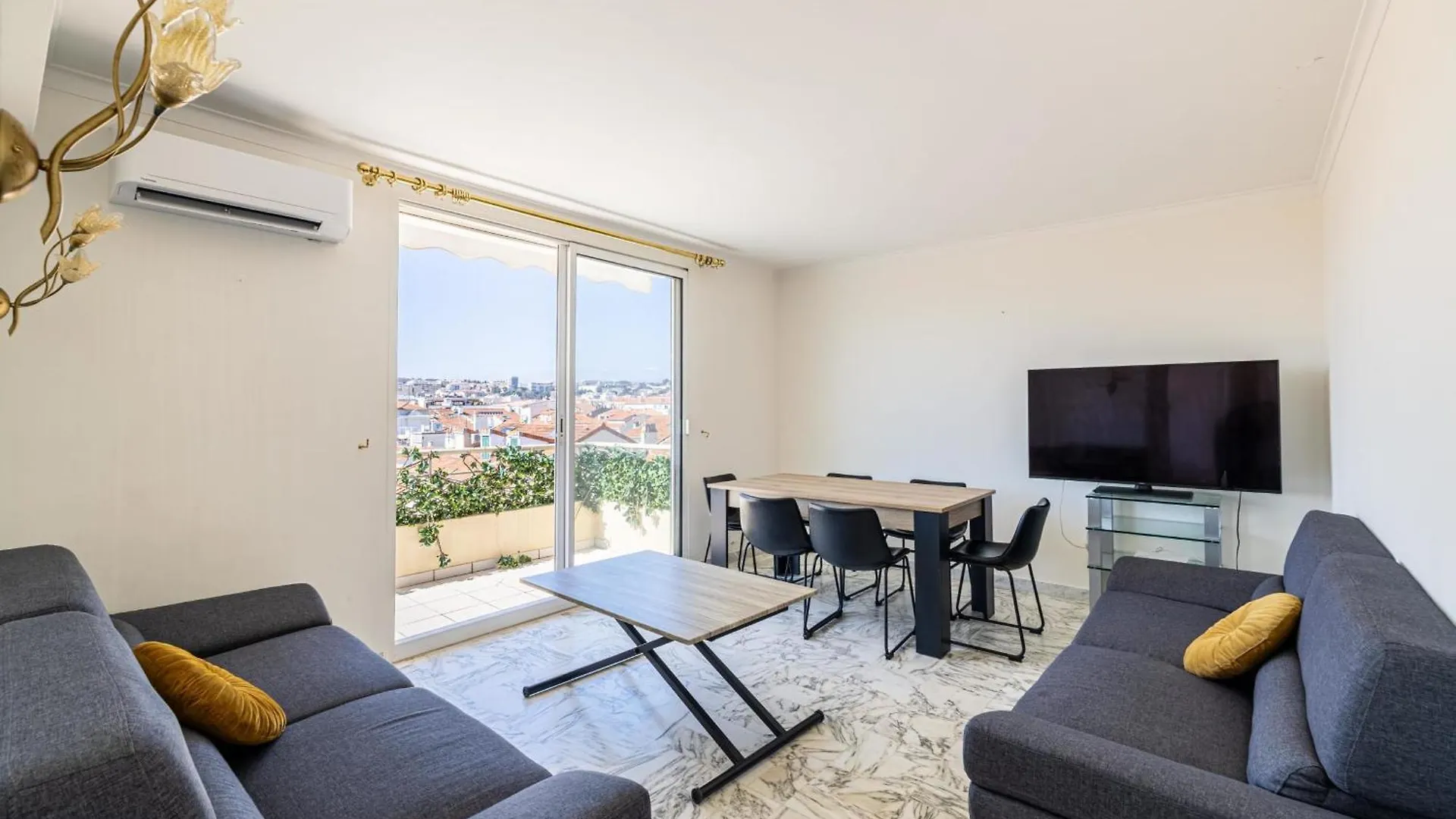 Ref 1996 Cannes Croisette - Sea View Apartment For Rent 0*,