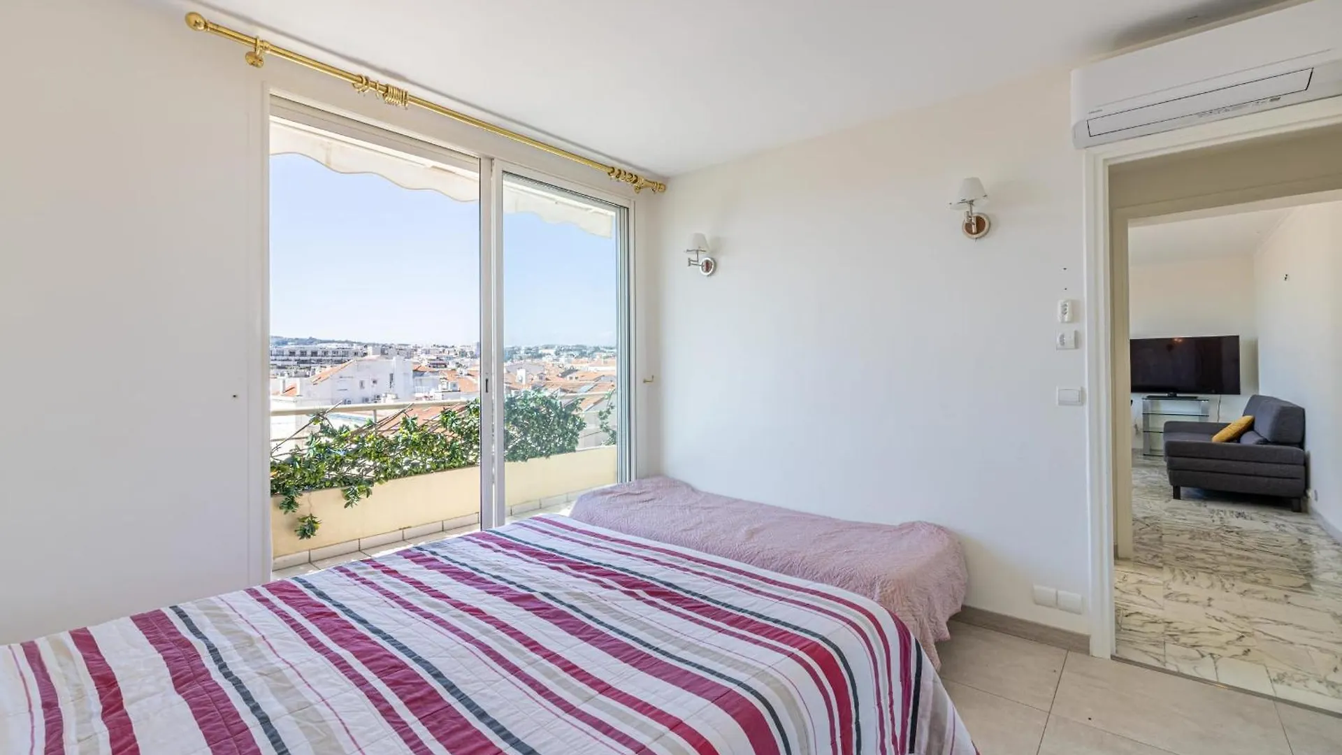 Ref 1996 Cannes Croisette - Sea View Apartment For Rent