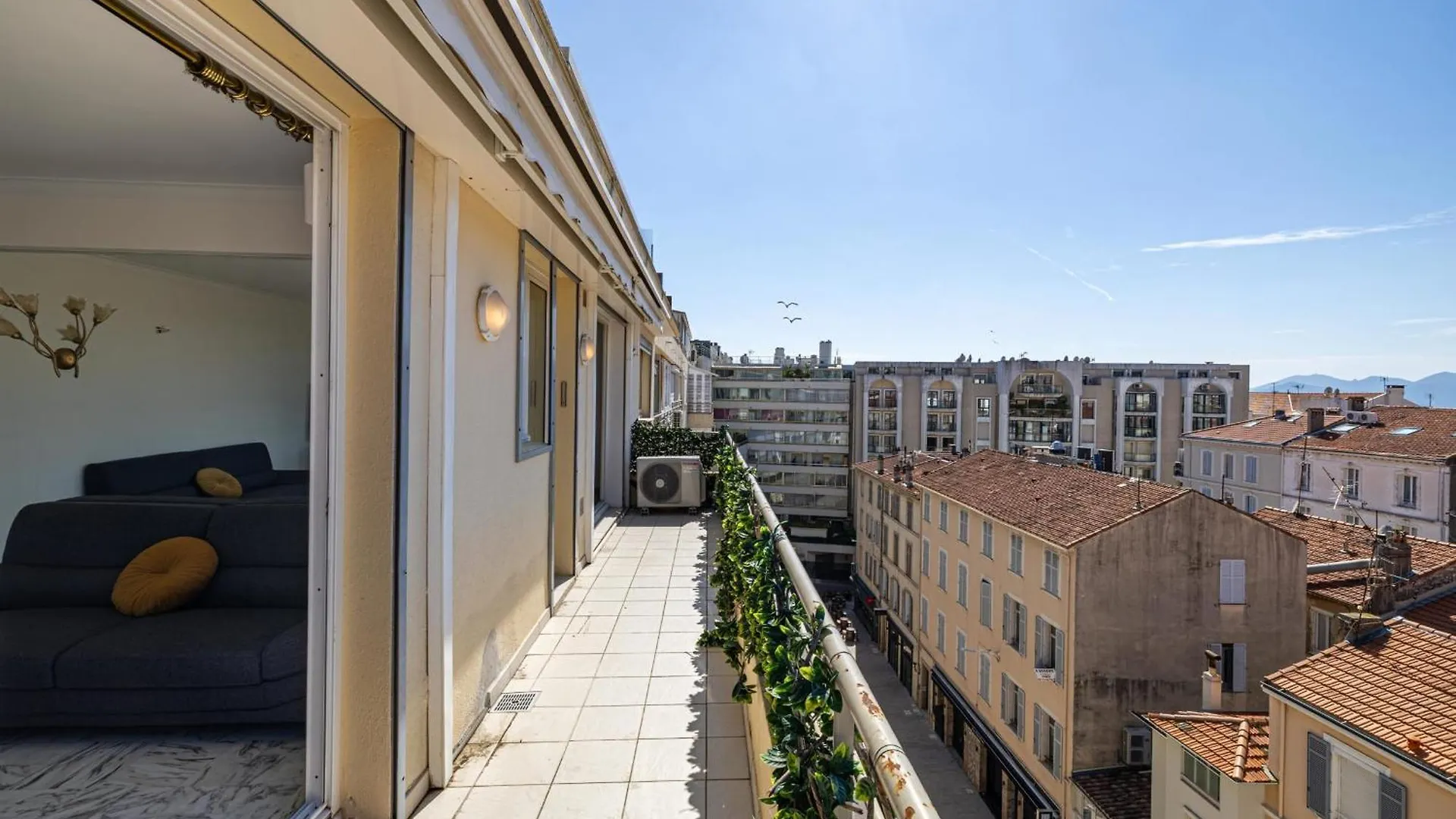 Ref 1996 Cannes Croisette - Sea View Apartment For Rent France