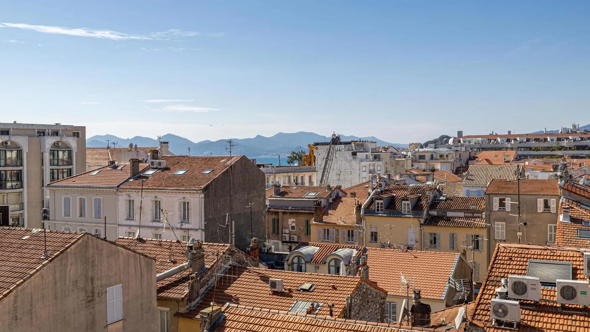 Ref 1996 Cannes Croisette - Sea View Apartment For Rent