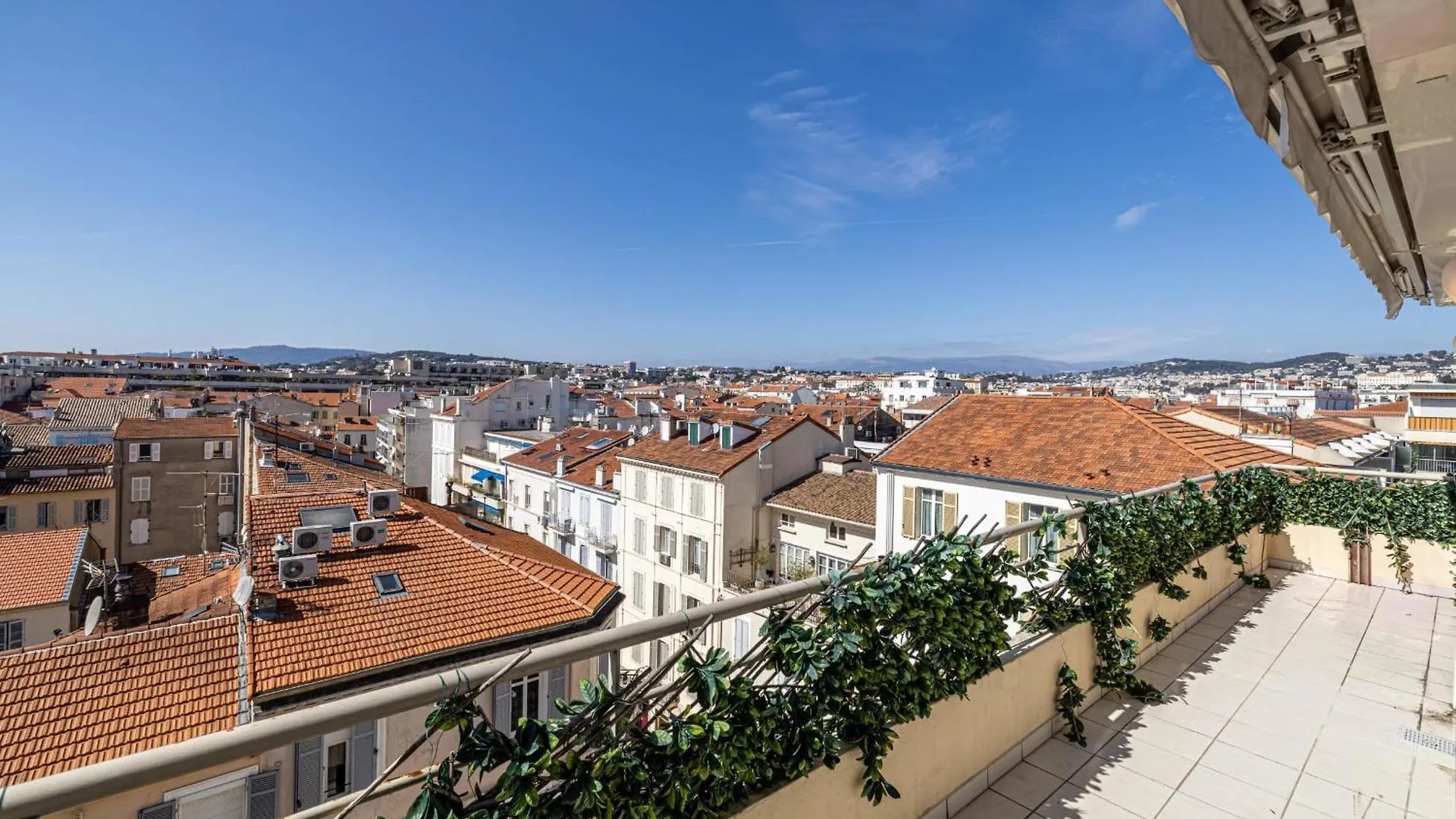 Ref 1996 Cannes Croisette - Sea View Apartment For Rent France