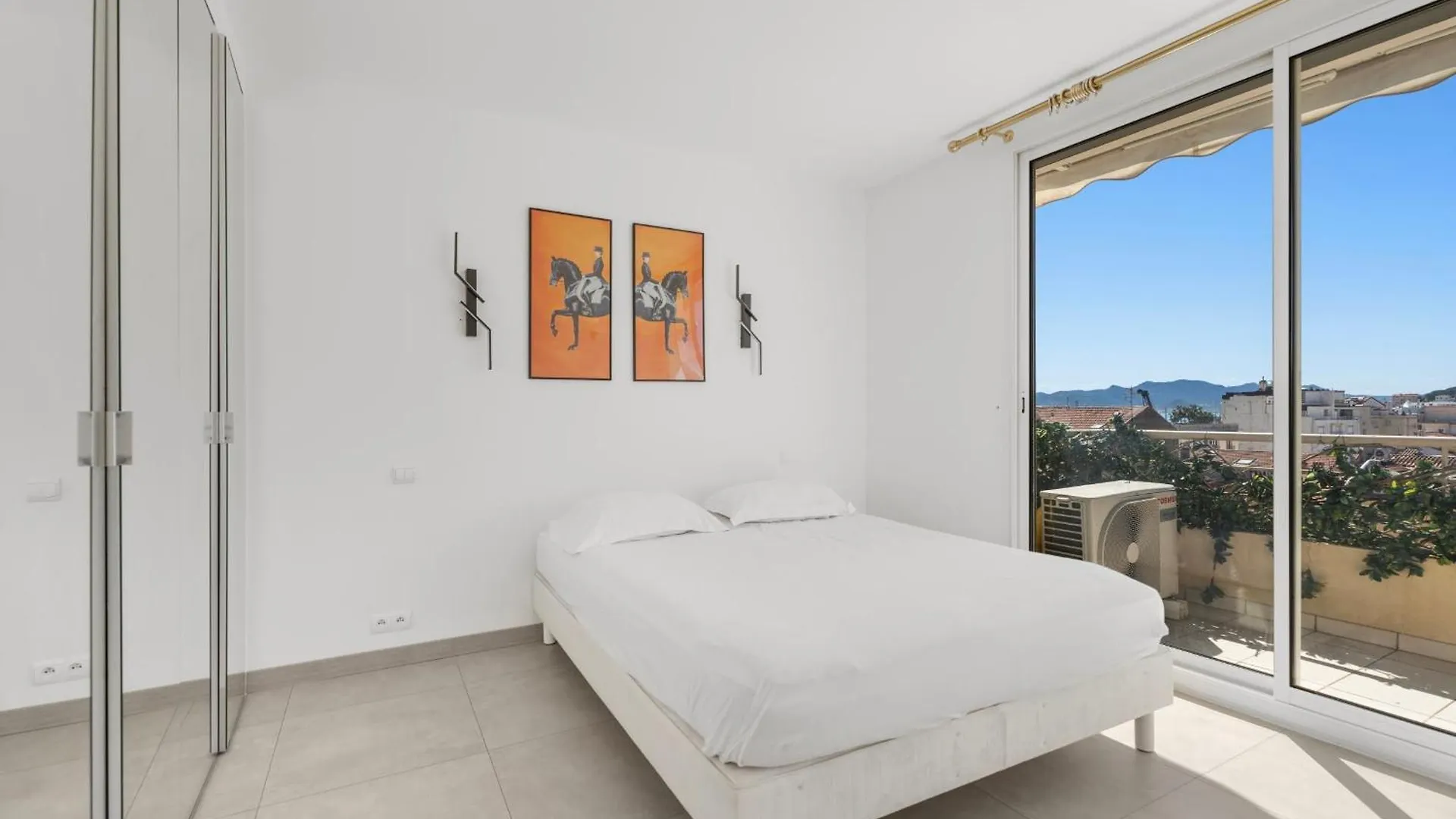 Ref 1996 Cannes Croisette - Sea View Apartment For Rent