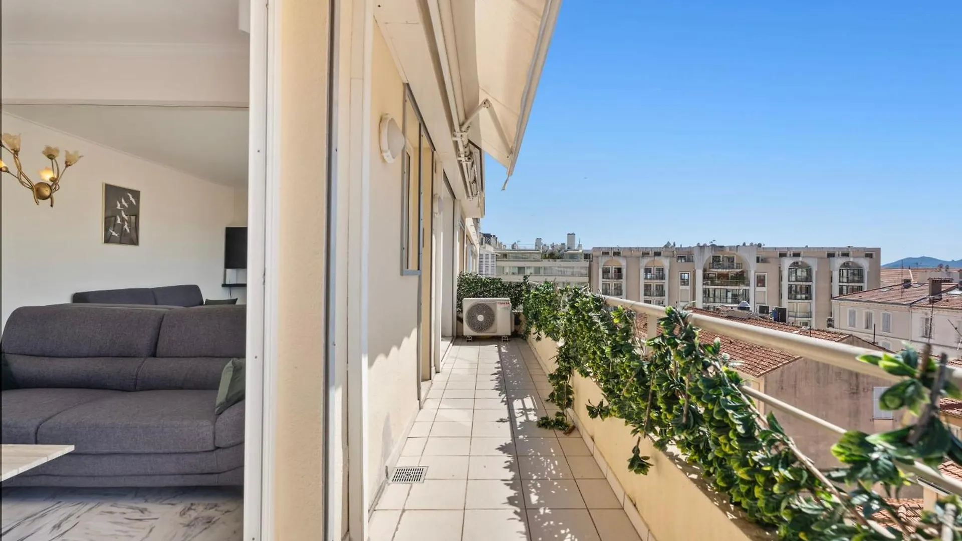 Ref 1996 Cannes Croisette - Sea View Apartment For Rent 0*,  France