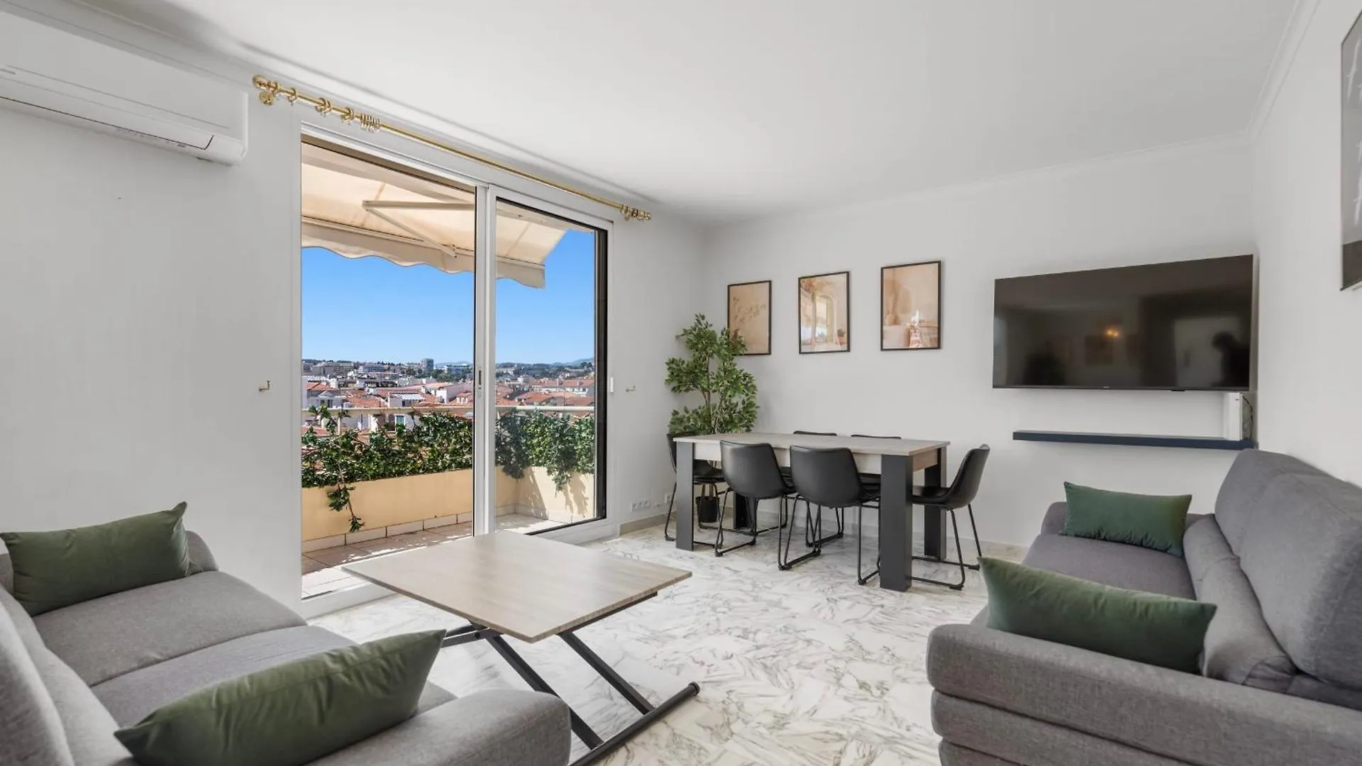 Ref 1996 Cannes Croisette - Sea View Apartment For Rent
